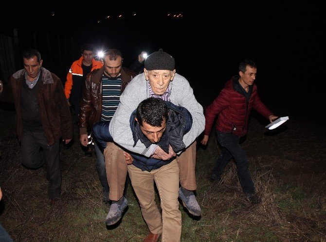 Uçuruma Yuvarlanan Yaşlı Adam Kurtarıldı