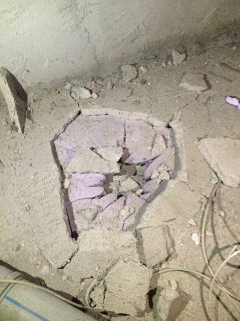 Bolu’da Apartmanın Çatısına Yıldırım Düştü