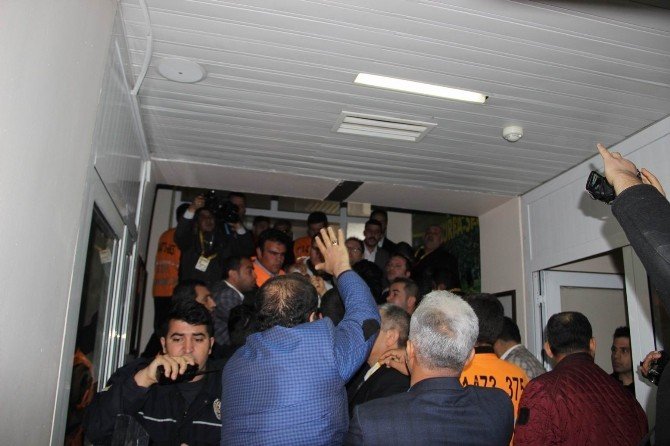 Şanlıurfaspor Koridorlarında Gerginlik