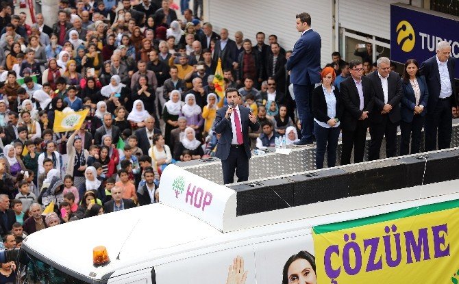 Demirtaş Mersin’den Barış Ve Silahların Susması Çağrısı Yaptı