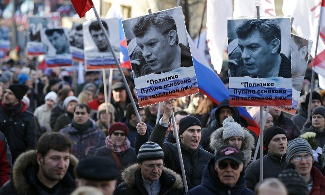 Muhalif Rus Politikacı Nemtsov Ölümünün Birinci Yılında Anıldı