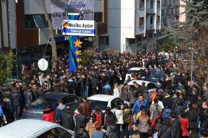 Özel Lisenin Bursluluk Sınavına 10 Bin Öğrenci Katıldı