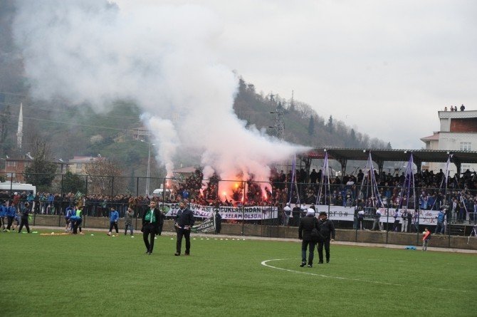 Amatör Maçı 10 Bin Kişi İzledi