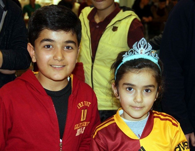 Semih Kaya’ya Gaziantep’te Sevgi Seli