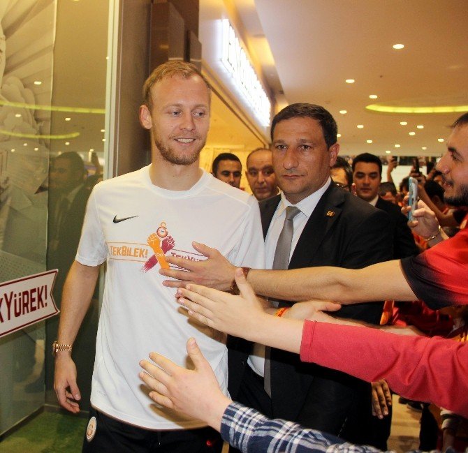 Semih Kaya’ya Gaziantep’te Sevgi Seli