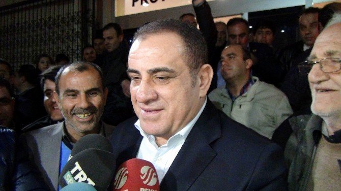 Maç Çıkışı Başkan Kızıl’a, Davul Zurnalı Galibiyet Kutlaması