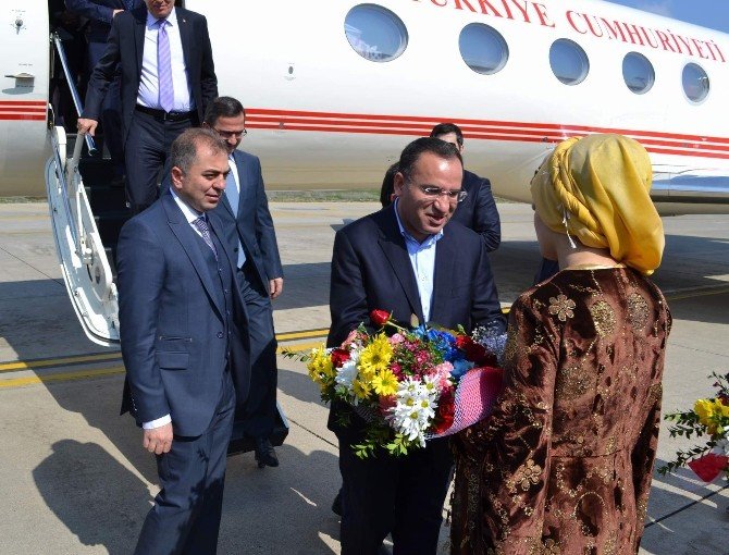 Adalet Bakanı Bozdağ, Siirt Adliyesini Ziyaret Etti