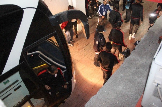 Gaziantepspor Ve Galatasaray Stadyuma Geldi