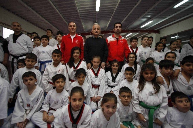 Bayraklı’da Spor Zamanı