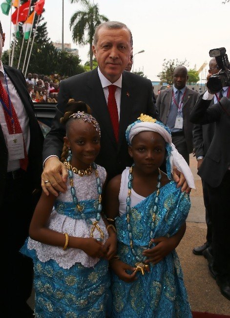 Erdoğan’a Abidjan’ın Altın Anahtarı Ve Hemşerilik Beratı Verildi