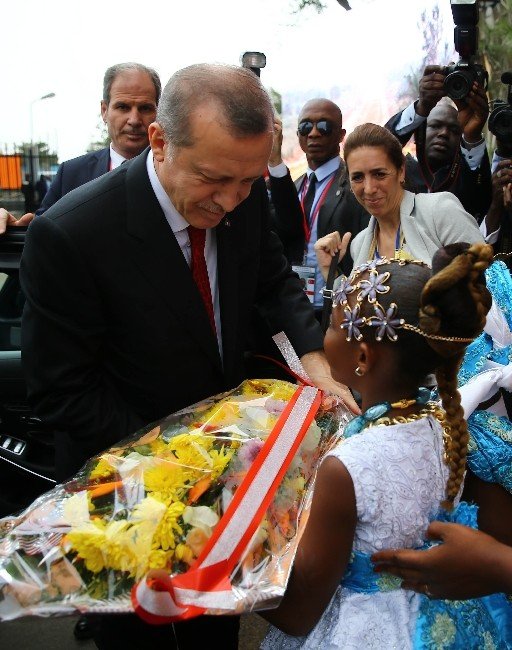 Erdoğan’a Abidjan’ın Altın Anahtarı Ve Hemşerilik Beratı Verildi