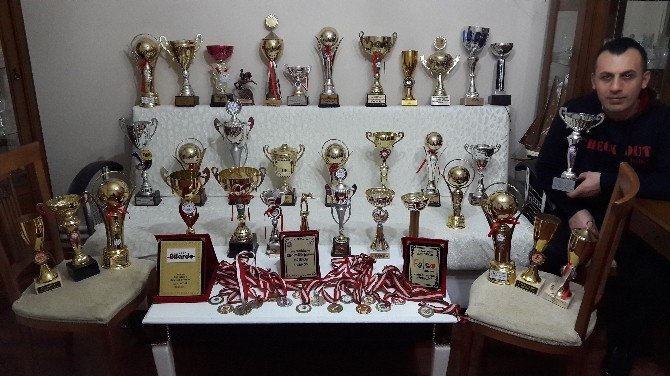 Bilardo Şampiyonu Destek Bekliyor