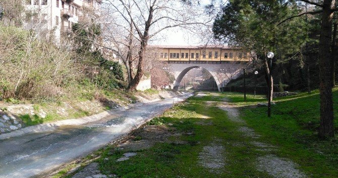 Osmangazi Belediyesi Dere Kıyılarını Temizledi