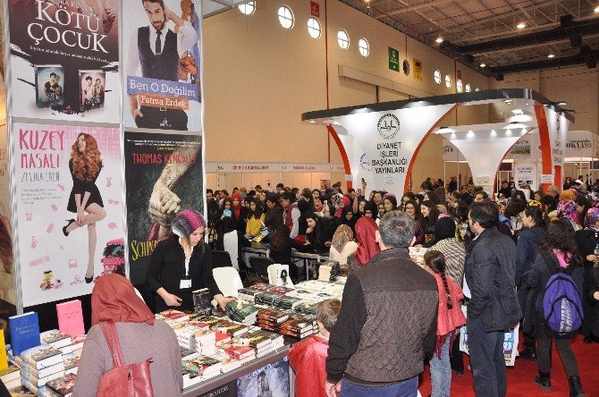 Karadeniz Kitap Fuar’ını 110 Bin Kişi Ziyaret Etti