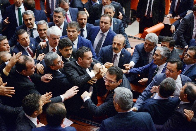 Chp’li Vekilın Cumhurbaşkanı İle İlgili Sözleri Meclisi Karıştırdı