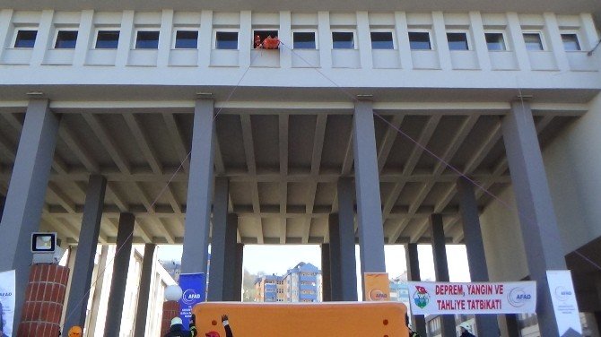 Giresun Valiliği Binasında Deprem, Yangın Ve Tahliye Tatbikatı