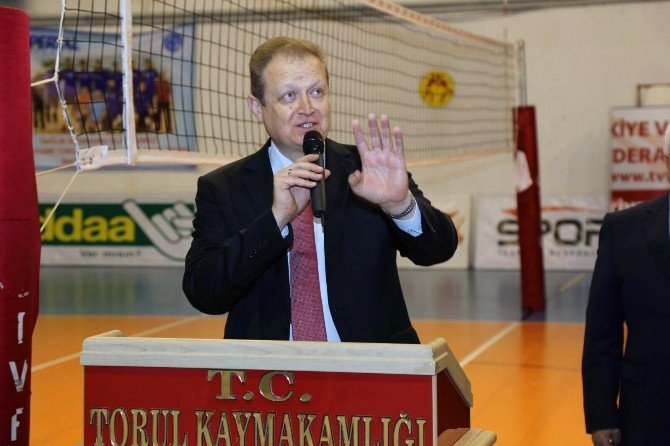 Torul’da Kaymakamlık Kupası Voleybol Turnuvası Başladı