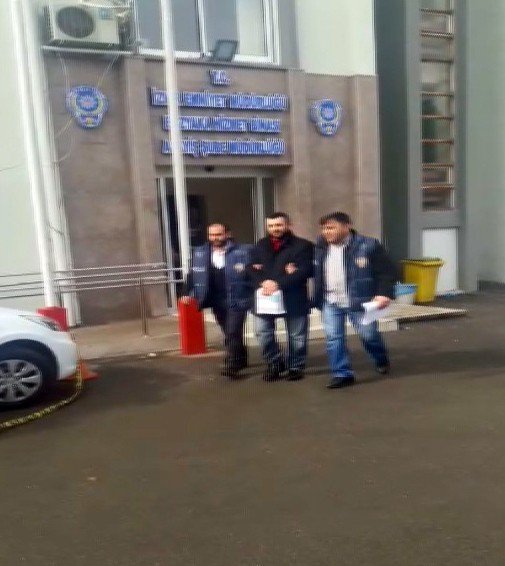 Polis Gül Dövmesiyle Gaspçıyı Yakaladı
