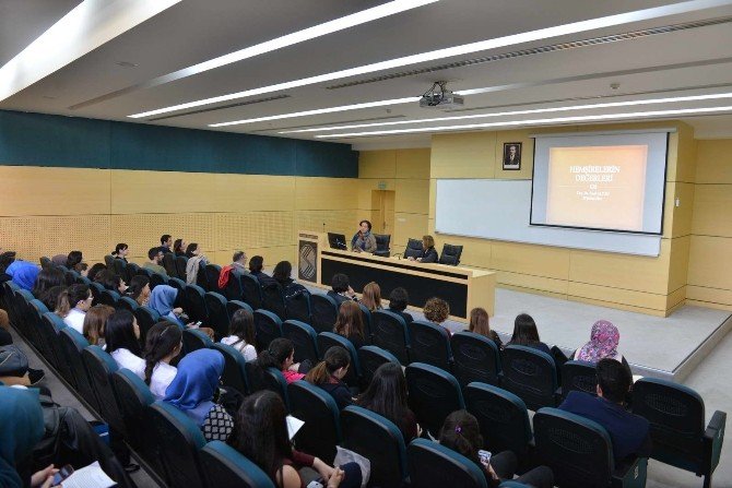 Sakarya Üniversitesi’nde “Hemşirelikte Etik” Paneli Düzenlendi