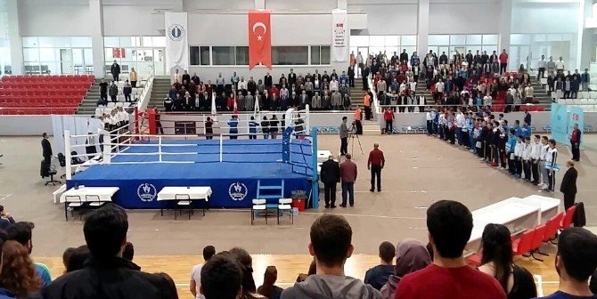 Üniversiteli Gençler Ordu’da Ringe Çıktı