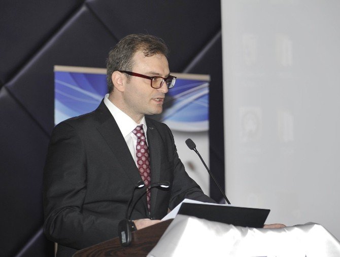 Prof. Dr. Doğan Şenyüz’den Hukukta Yorum Eleştirisi