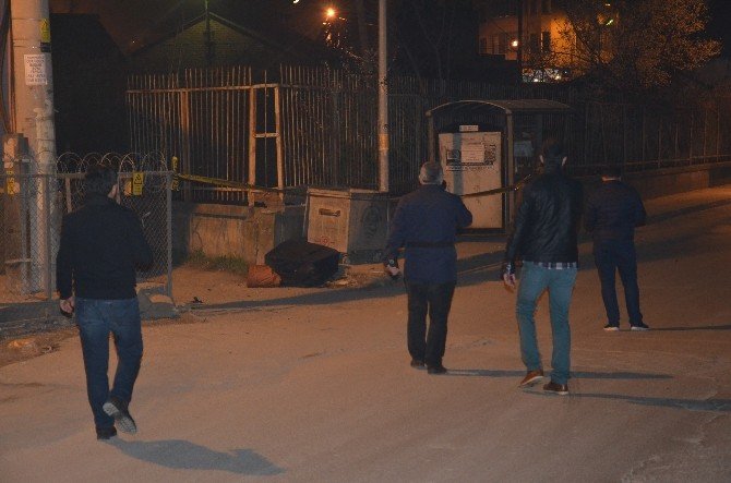 Üniversite Yakınındaki Şüpheli Valiz Polisi Alarma Geçirdi
