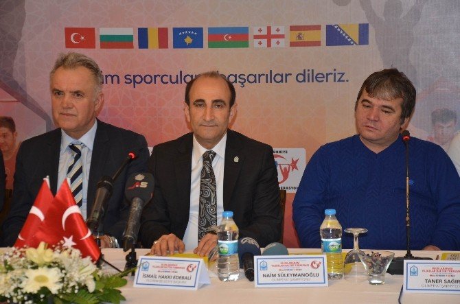 Halterin ‘Yıldızları’ Bursa’da