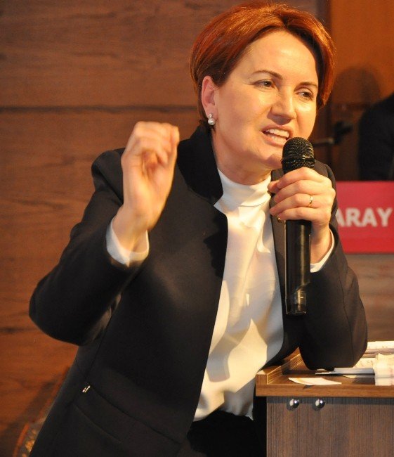 Meral Akşener Partililerle Bir Araya Geldi