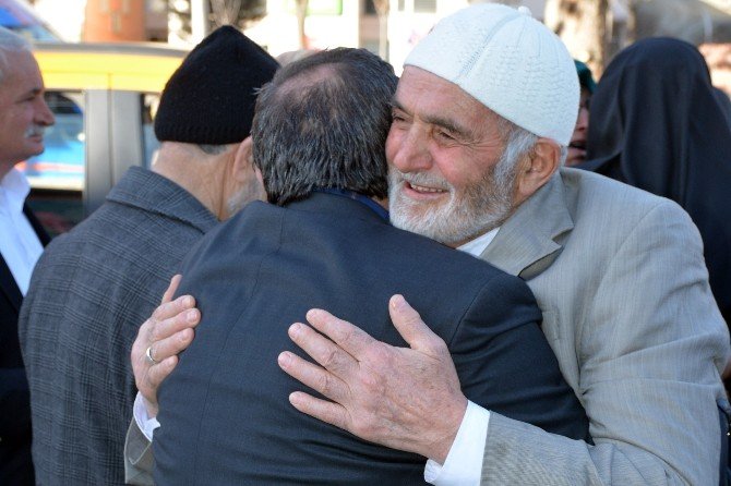 Gümüşhane’den Umre Kafilesi Yola Çıktı