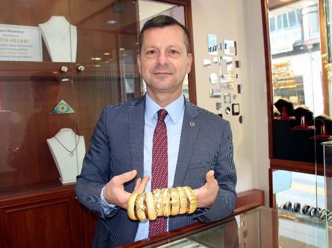 Tüm Zamanların Rekorunu Kıran Altın Fiyatları Geriledi