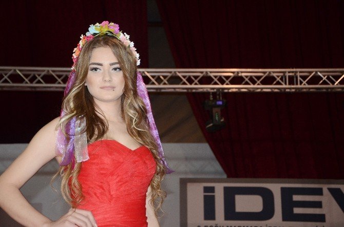 İdeal Ev Ve Evlilik Fuarı Gelinlik Defilesi İle Kapılarını Açtı