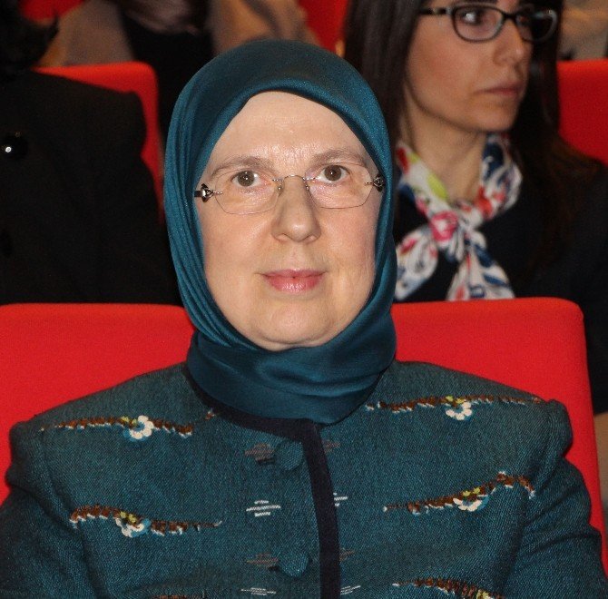 Bakan Ramazanoğlu: “Her Ailenin Sosyal Danışmanı Olacak”