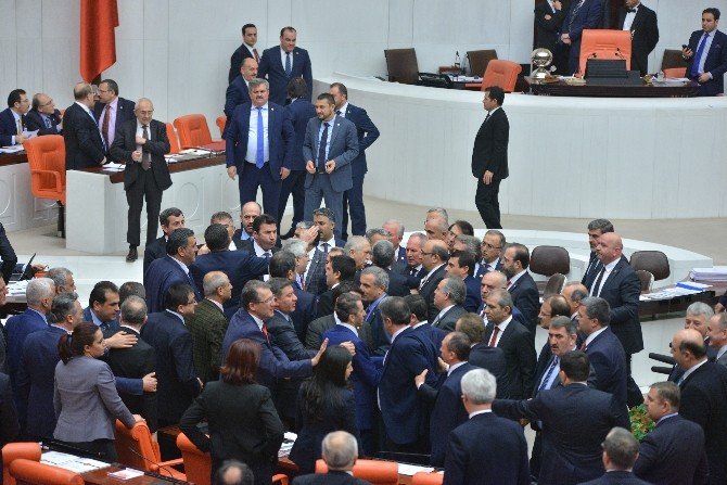 Genel Kurul’da Gergin Anlar