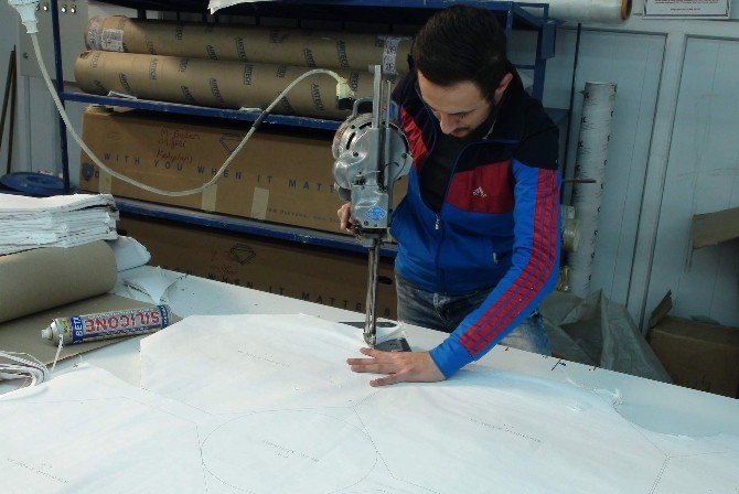 Güvenlik Güçleri İçin Kumaştan Kurşun Geçirmez Miğfer Ve Yelek Üretildi