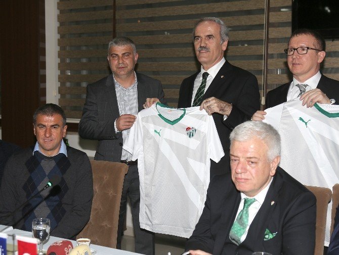Altepe’den Bursaspor Alt Yapı Takımına Yemek