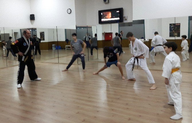 Dumesf’ten Çocuklarda Spor Bilinci Ve Spor Kardeşliği Projesi