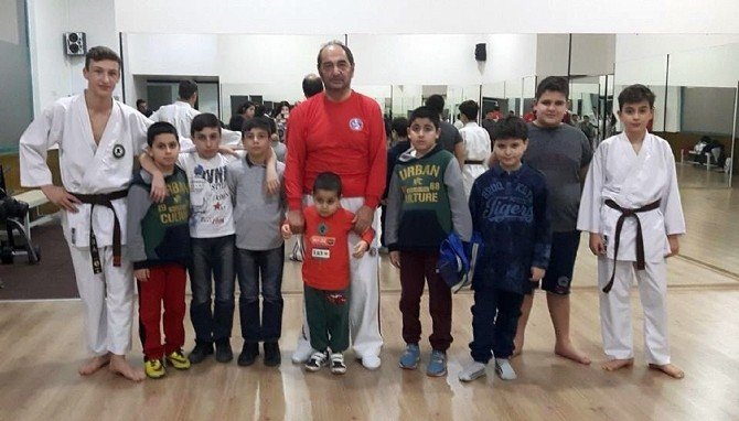 Dumesf’ten Çocuklarda Spor Bilinci Ve Spor Kardeşliği Projesi