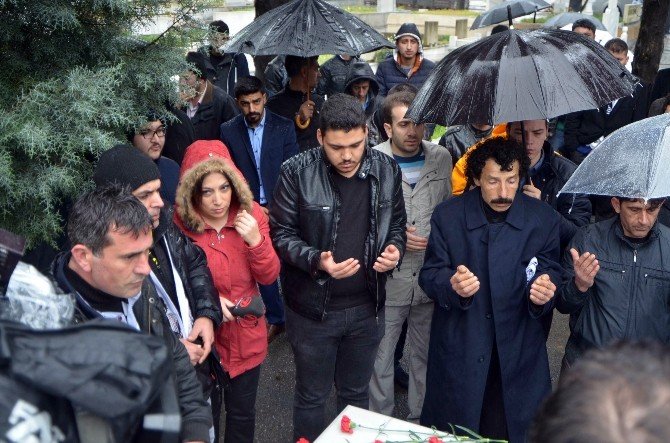 Müslüm Gürses Ölümünün 3. Yılında Mezarı Başında Anıldı