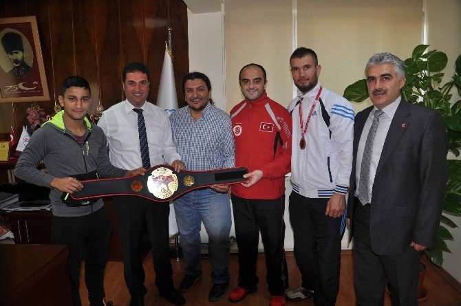Kıck Boks Türkiye Şampiyonası’nda Adanalı 2 Sporcu Kürsüye Çıktı