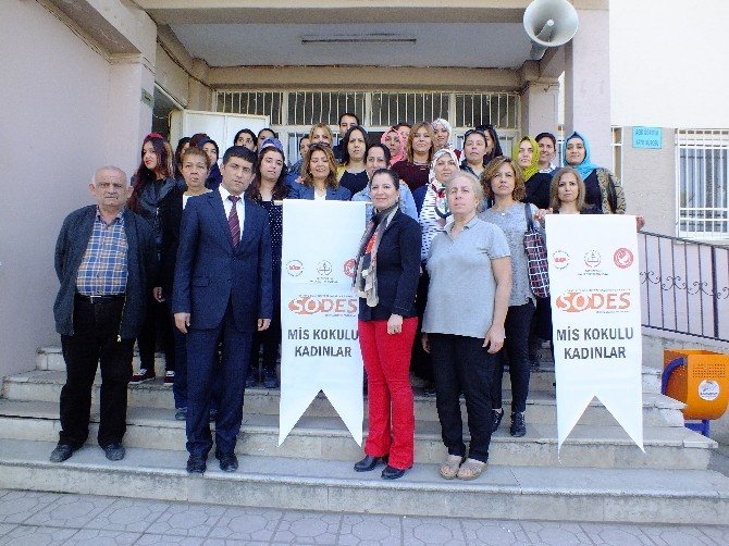 Kadınlar Kuyumculuk Teknolojisini Öğreniyorlar