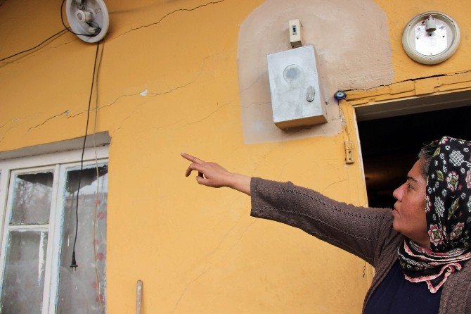 Karabük’te Binada Heyelan Tehlikesi