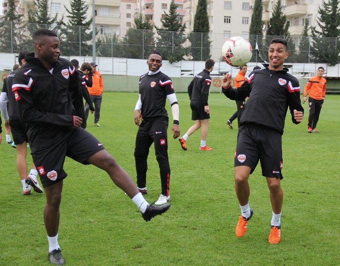 İpekoğlu: "Liderliği Korumak Adına Önemli Bir Maça Çıkacağız"