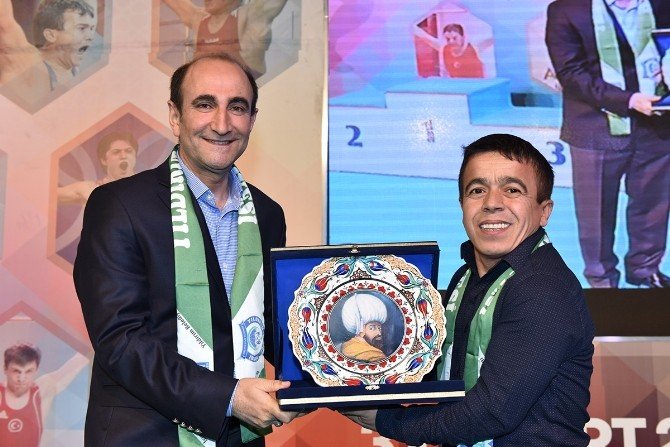 Asrın Sporcuları, Başkan Edebali İle Birlikte Halter Kaldırdı