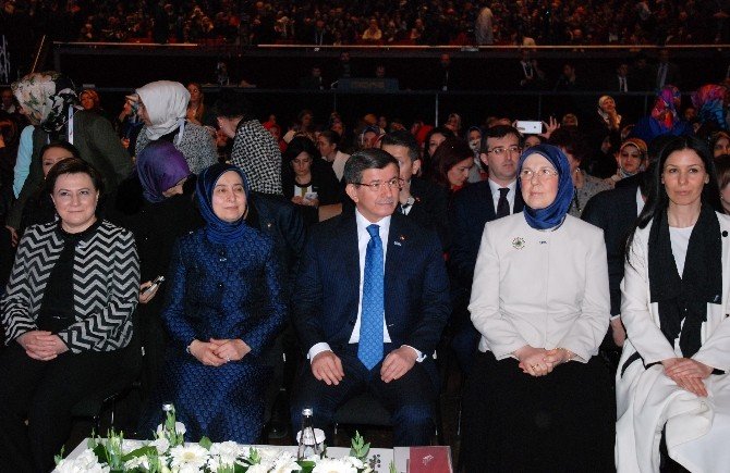 Başbakan Davutoğlu’ndan Erkeklere Çağrı: “Kadınlarımızın Onuruna Sahip Çıkın”