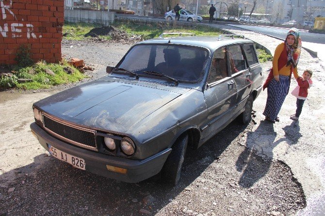 Otomobil Faytona Çarptı: 1 Yaralı