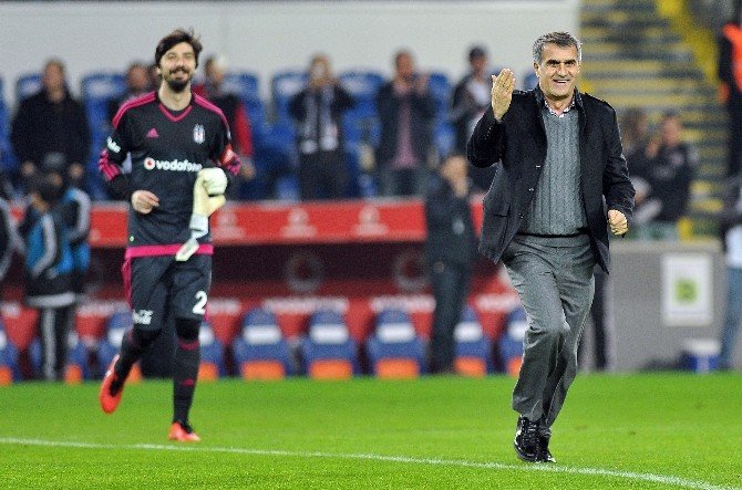 Şenol Güneş Taraftarı Selamladı