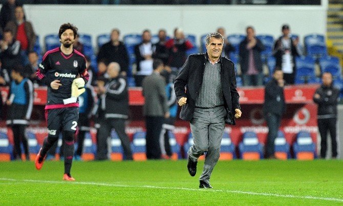 Şenol Güneş Taraftarı Selamladı