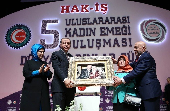 Cumhurbaşkanı Erdoğan’dan Chp’li Belediyelerin Afişlerine Sert Tepki