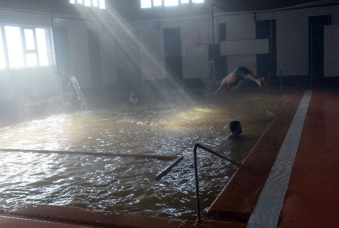 Tatvan’da Kaplıca Keyfi