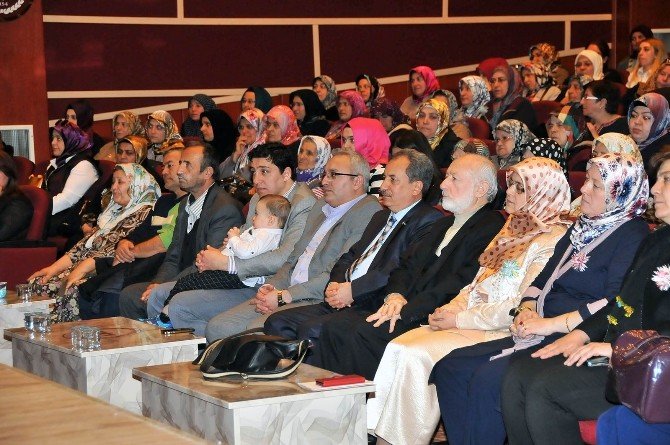 Akşehir’de “Huzur Kadının Elinde” Konferansı